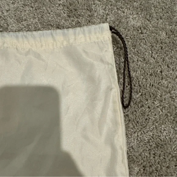 Like 🆕 Coach 23” x 19” vintage satin ivory large drawstring dust bag - Picture 6 of 8